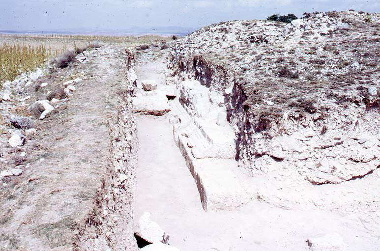 [Vista d'una trinxera d'excavació de Clunia]