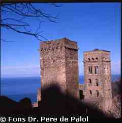 [Detall de les torres romàniques de Sant Pere de Rodes, Alt Empordà]