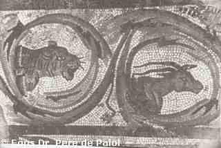 [Detall de caps d'animals dins roleus vegetals al mosaic d'Oceà de la Vil·la romana de Dueñas, Palència]