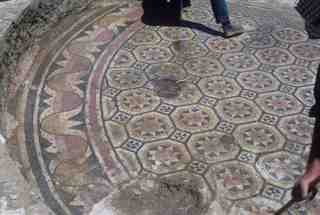 [Detall de l'oecus amb mosaic geomètric de la vil·la romana de La Olmeda]