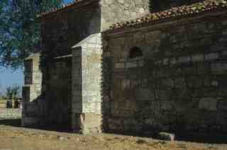 [Detall d'una de les façanes exteriors de la basílica de San Juan de Baños]