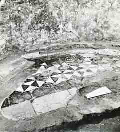 Baptisteri de Novara. Paviment de marbre