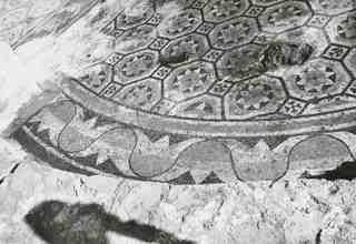 [Detall d'un paviment semicircular de mosaic geomètric de La Olmeda]