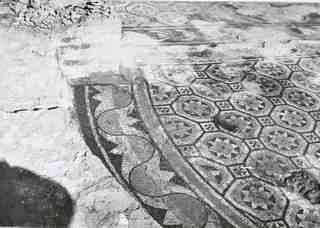 [Detall d'un paviment semicircular de mosaic geomètric de La Olmeda]