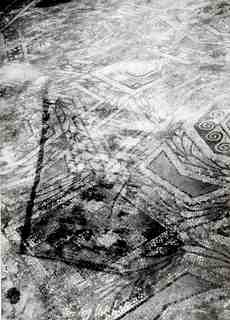 [Detall d'un paviment de mosaic geomètric de La Olmeda]