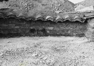 [Detall d'un dels murs excavats en un sector de la vil·la romana de La Olmeda]
