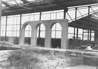 [Restes arquitectòniques, sota coberta, de la vil·la romana de La Olmeda]