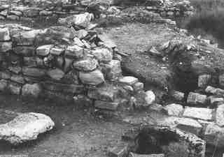 [Detall del mur de tancament sud de l'àmbit baptismal de la basílica d'El Bovalar]