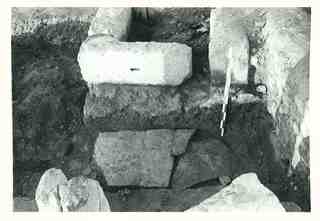 [Treballs de neteja i excavació a la sepultura nº 4 i al baptisteri de la basílica d'El Bovalar]