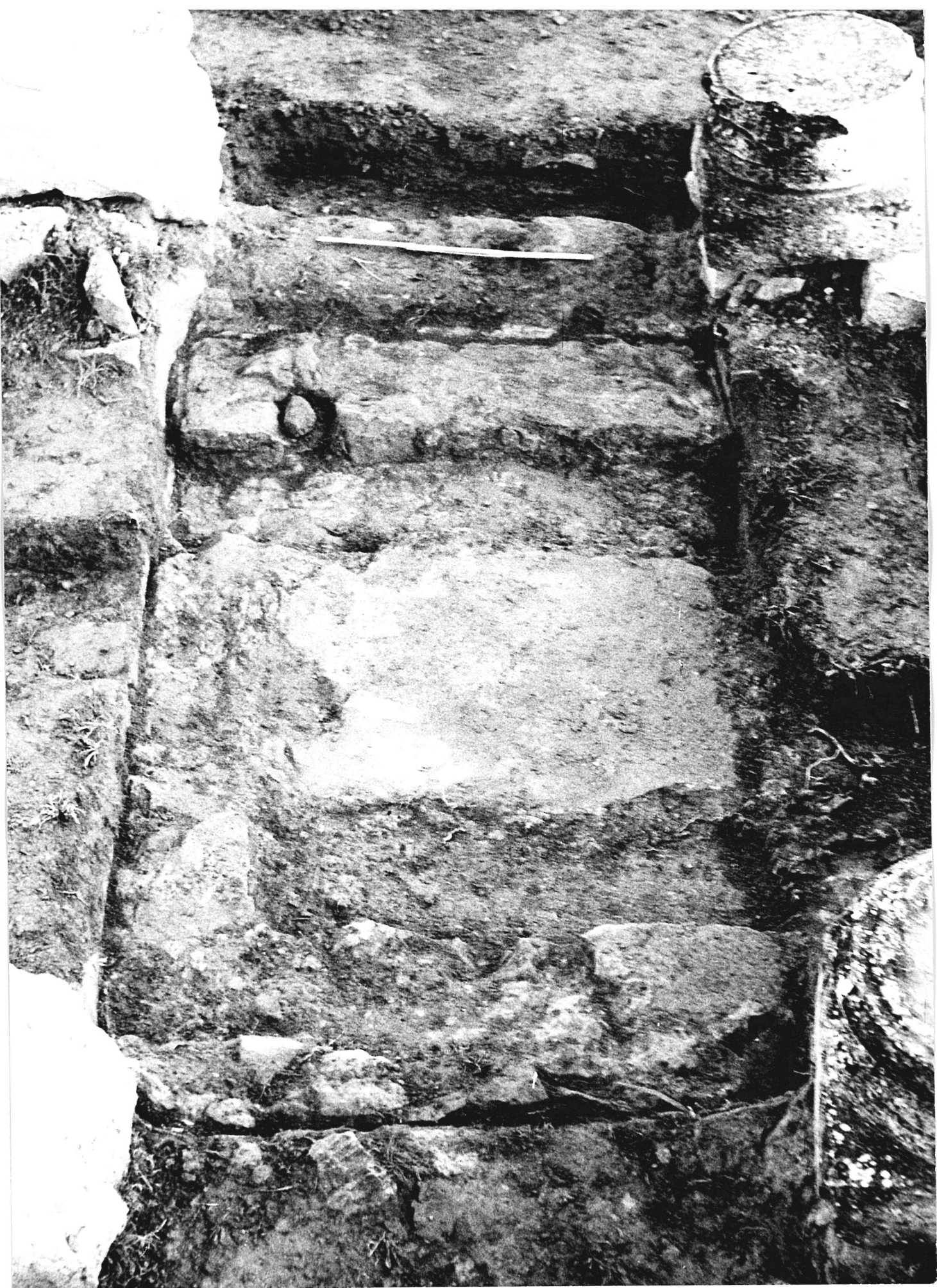 [Detall de la base de l'estructura del baptisteri de la vil·la Fortunatus]