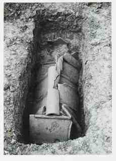 [Excavació d'una de les sepultures de la necròpoli de Saldaña]