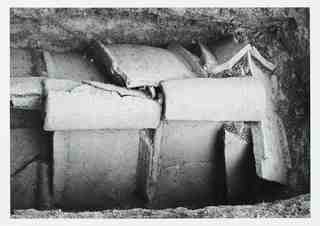 [Excavació d'una de les sepultures de la necròpoli de Saldaña]