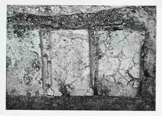 [Detall de l'excavació d'una de les sepultures de la necròpoli de Saldaña]