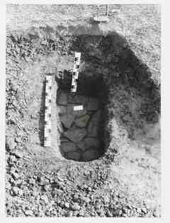 [Detall de l'excavació de la sepultura 329 de la necròpoli de Saldaña, Palència]