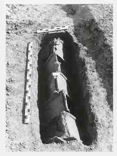 [Detall de l'excavació de la sepultura 335 de la necròpoli de Saldaña, Palència]