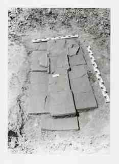[Detall de l'excavació de la sepultura 399 de la necròpoli de Saldaña, Palència]