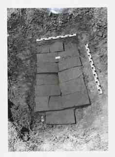 [Detall de l'excavació de la sepultura 399 de la necròpoli de Saldaña, Palència]