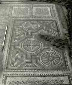 [Detall de panell lateral del mosaic de Neptú de la vil·la de Quintanilla de la Cueza, Palència]